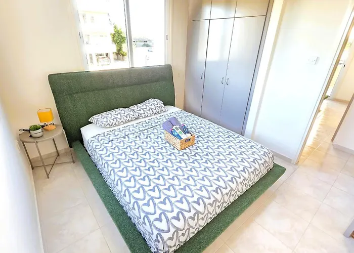 2 Retreat With Pool & Free Wi-fi * Larnaca