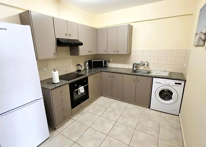 2 Retreat With Pool & Free Wi-fi