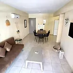 2 Retreat With Pool & Free Wi-fi * Larnaca