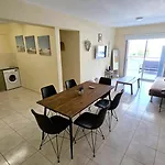 2 Retreat With Pool & Free Wi-fi Daire