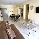 2 Retreat With Pool & Free Wi-fi