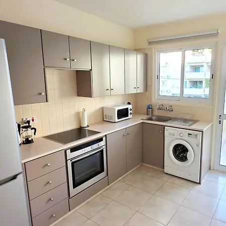 Apartment 2 Retreat With Pool & Free Wi-fi Larnaka