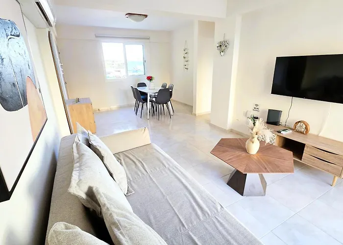 Apartment 2 Retreat With Pool & Free Wi-fi