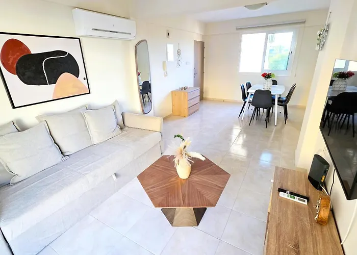 2 Retreat With Pool & Free Wi-fi לרנקה