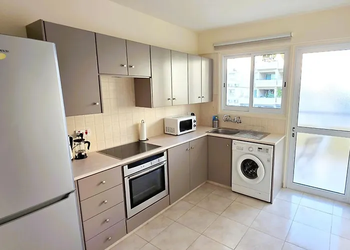 Apartment 2 Retreat With Pool & Free Wi-fi Larnaka