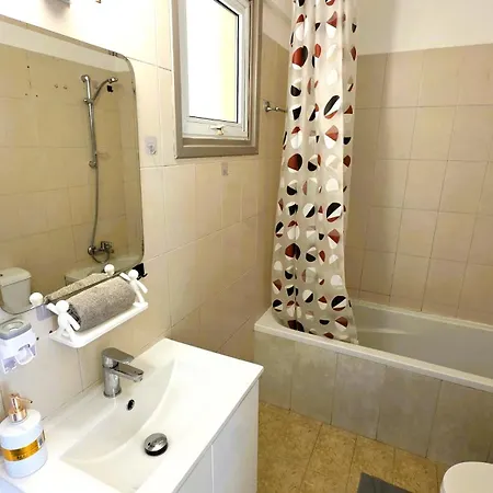 2 Retreat With Pool & Free Wi-fi Апартаменты Ларнака